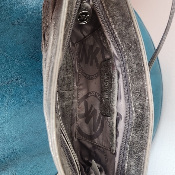 Michael Kors Gray Ruched Distressed Leather Envelope Cross Body Shoulder Bag - Picture 5 of 10